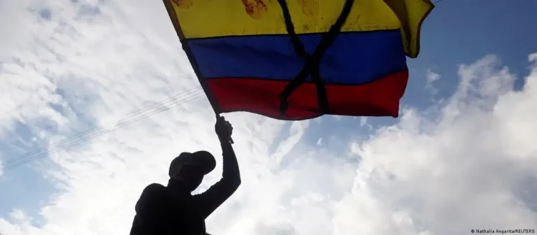 Indigenas colobianos