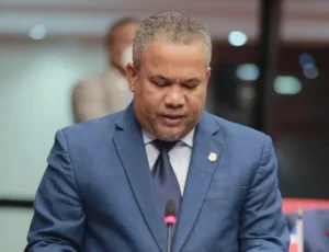 Hector-Acosta-El-Torito