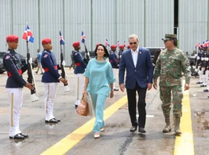 Abinader sale a Panama