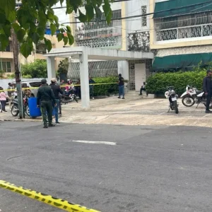 Sargento mata mujer y se suicida