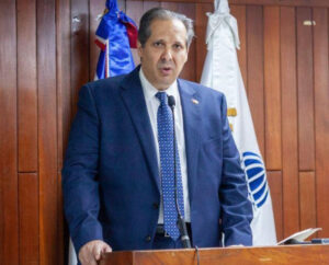 Victor Atallah, ministro salud publica
