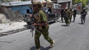 ante-crisis-en-haiti-policias-kenianos