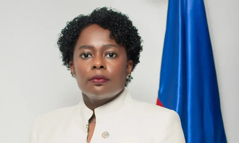 foto-oficial-de-la-senora-lamothe