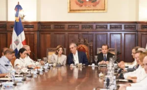 ABINADER-REUNION-DE-CONSEJO-DE-MINISTROS-1140x694-1-650x400