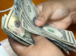 Escasez de dolar