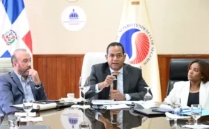 Julio Cesar Valentin, superintendente de seguros