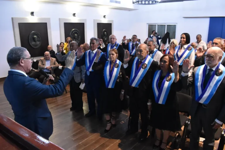 Juramentan en Instituto Duartiano