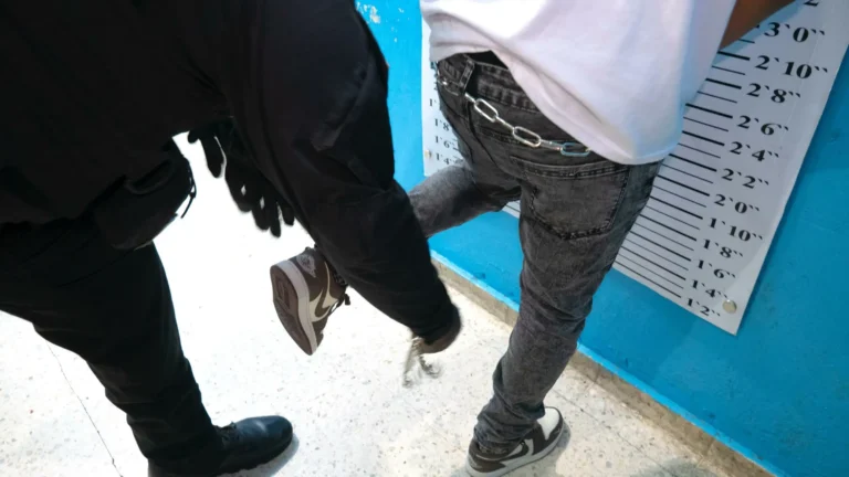 Otro extraditado
