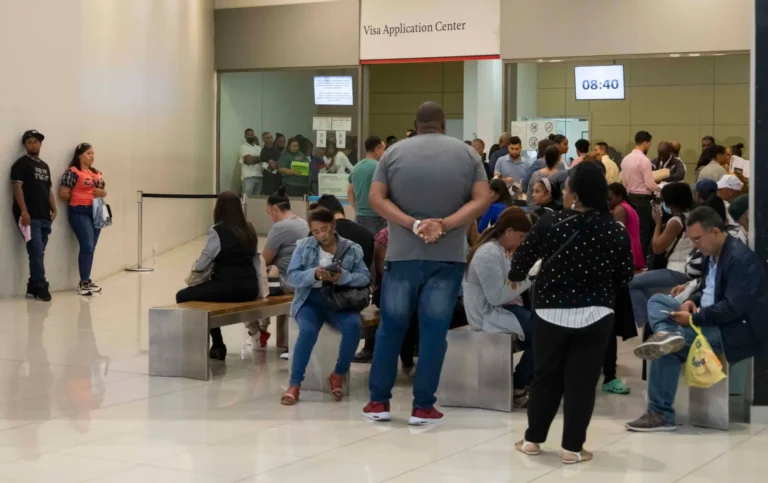 embajada-en-galeria-360-scaled