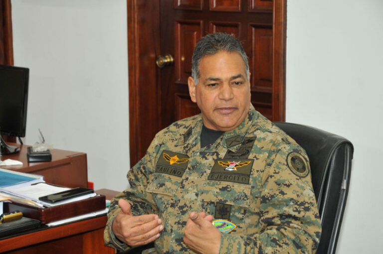 Exministro de Defensa Ruben Paulino Sem
