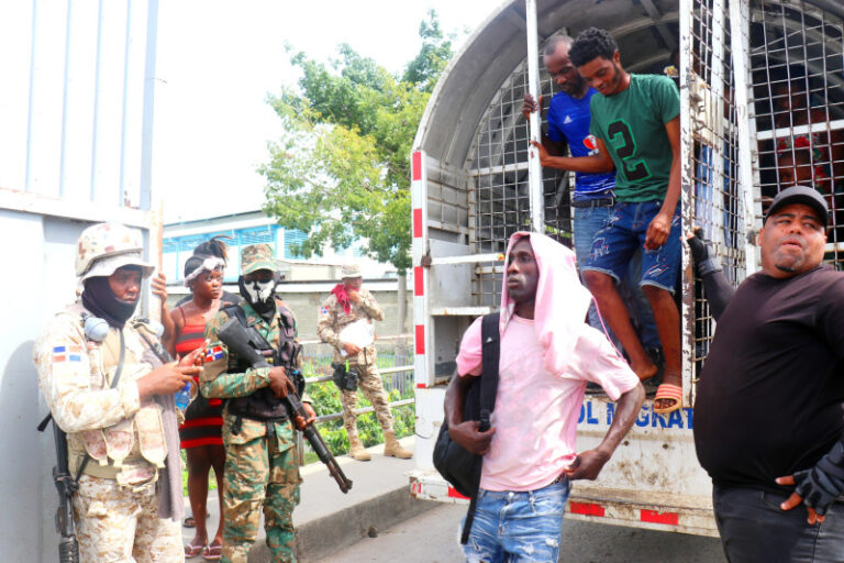 Haitianos deportados a Haiti