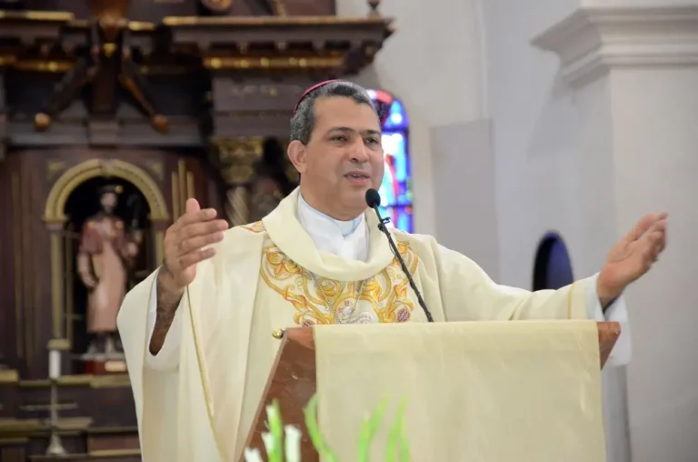 Mons.-Carlos-Tomas