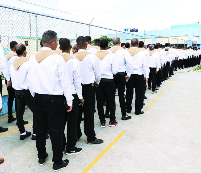 Privados de libertad estudiando
