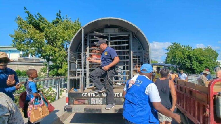 denuncian-deportaciones-de-haitianos-son-una-caceria-de-humanos-focus-0-0-896-504