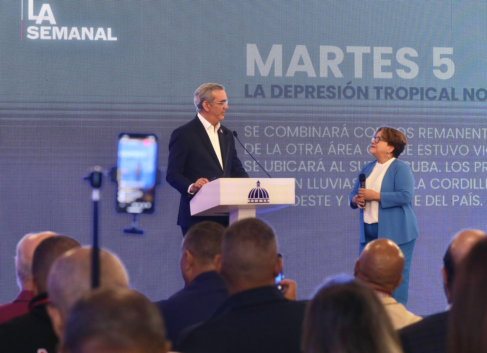 Abinader presenta