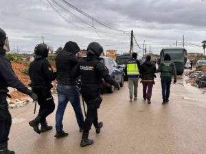 Caen 14 narcos en España