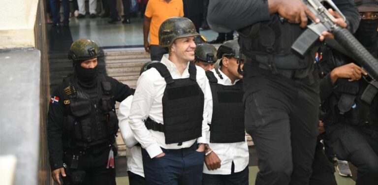 Hugo Beras sonriendo