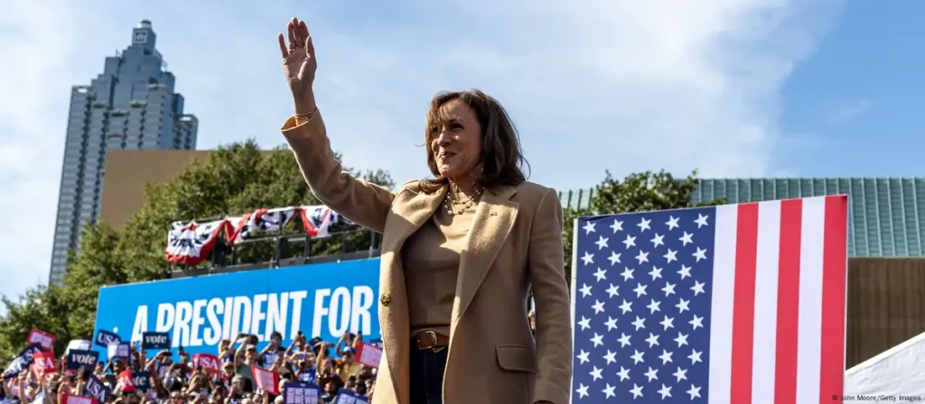 Kamala sigue adelante