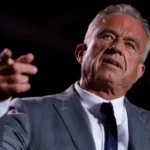 RFK Jr. ataca a Fauci y difunde información médica falsa en una acalorada entrevista con CNN