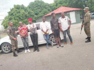 Siguen detieniendo haitianos ilegales