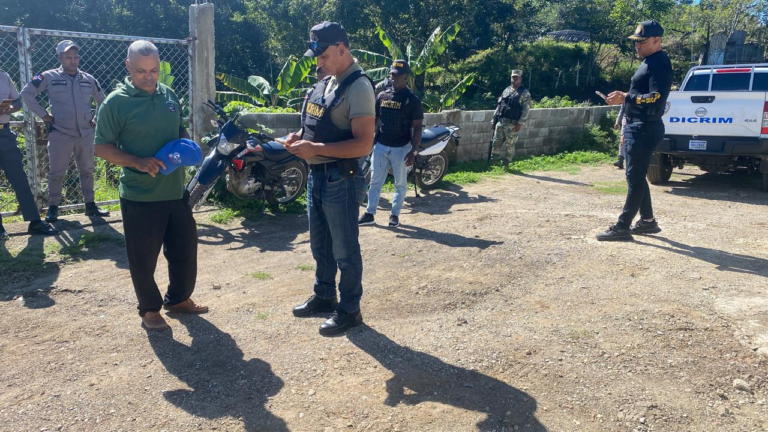 Apresan haitianos amordazar mujer