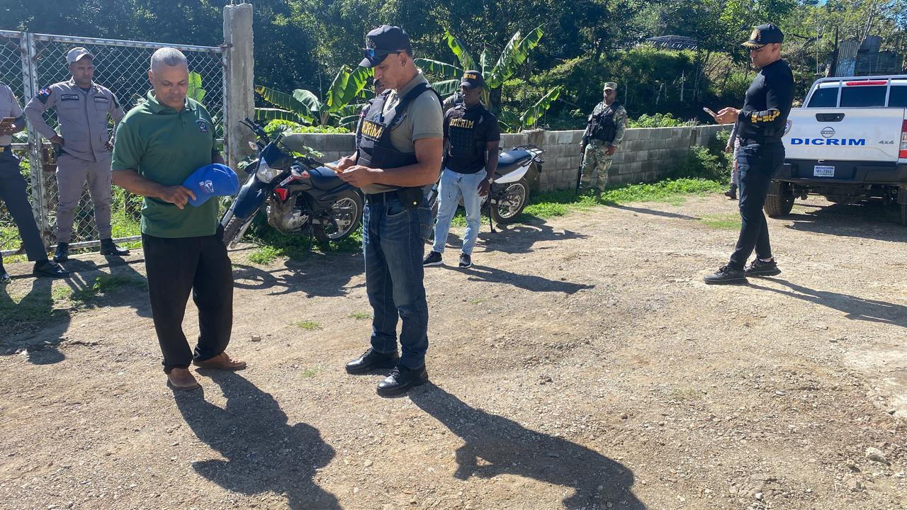 Apresan haitianos amordazar mujer