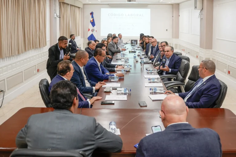 Empresarios RD y Cesantia