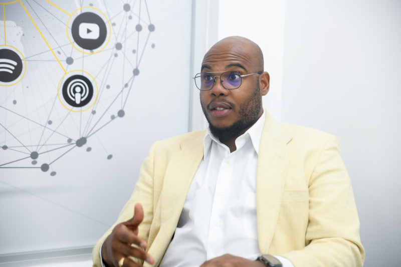 Pedro valdez, asociado Universidad de Austin