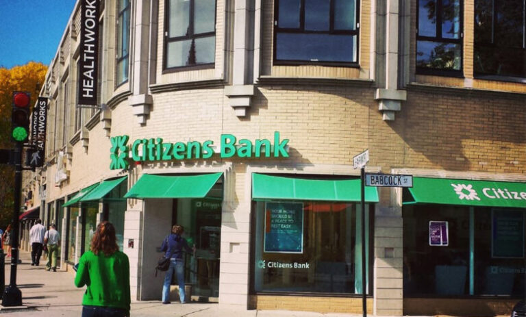 Tres-cajeras-dominicanas-en-banco-de-Boston-robaron-780x470