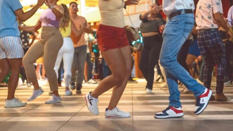 -la-bachata-y-su-reconocimiento-internacional-focus-0-0-896-504