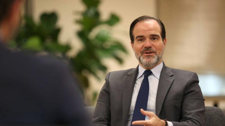 trump-nombra-a-expresidente-del-bid-mauricio-claver-carone-focus-0.25-0.33-896-504