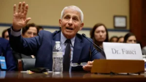 Anthony Fauci, medico de pandemia