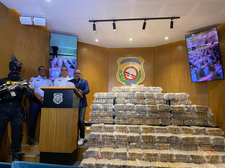 Incautan 766 paquetes cocaina