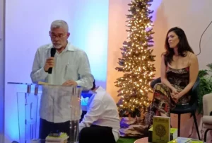 Lorenzo-Gomez-Marin-en-la-presentacion-de-su-ibro-El-Laberinto-de-los-Emprendedores-copia-728x490