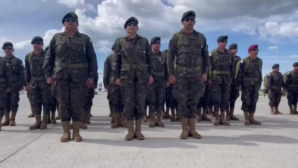 VIDEO-contingente-militares-guatemala-llega