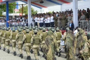 abinader-encabeza-desfile-militar-batalla-30-de-marzo-en-santiago-2