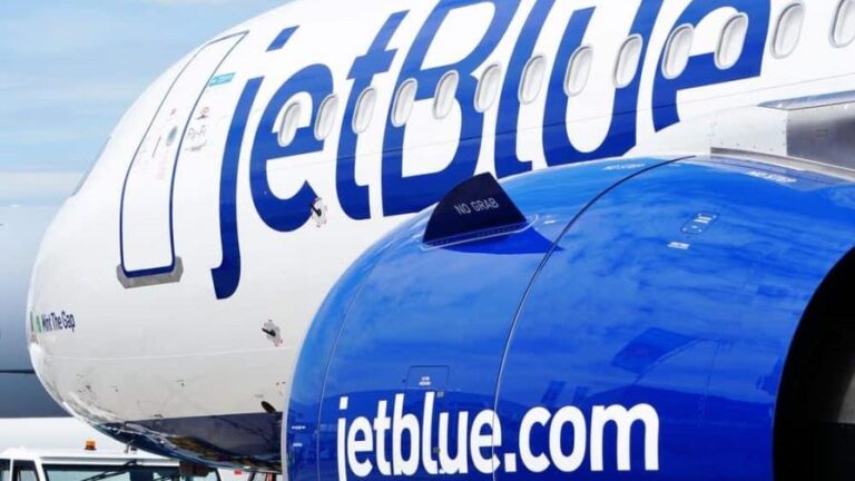 jetblue-mantiene-suspension-de-vuelos-por-crisis-en-haiti-focus-0-0-896-504