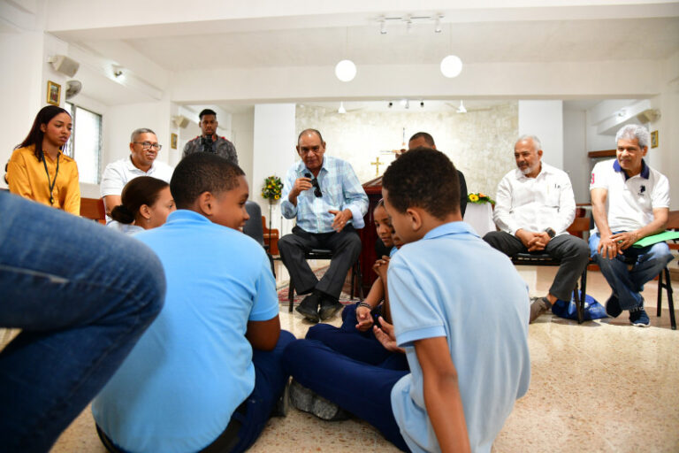 Estudiantes del 27 de Febreo