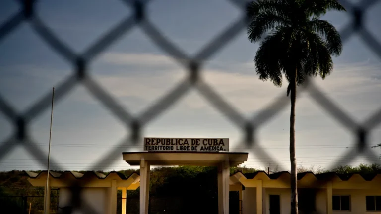Frontera de Guantanamo