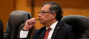 Petro pide renuncias a su gabinete