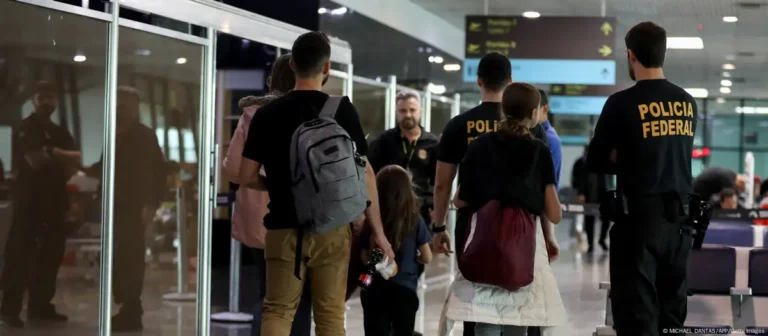brasileños deportados