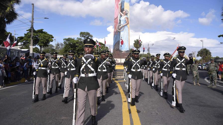 cientos-disfrutan-del-desfile-militar-2024-focus-0-0-896-504