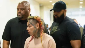 Allanan casa de Tekashi en Miami