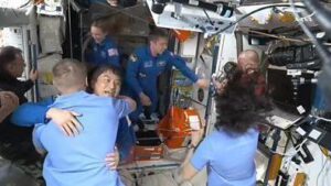Astronautas podran regresar a la tierra