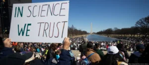 Cientificos marchan contra Trump