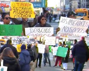 Dominicanos-en-Alto-Manhattan-protestan-contra-politica-migratoria-gobierno-Trump
