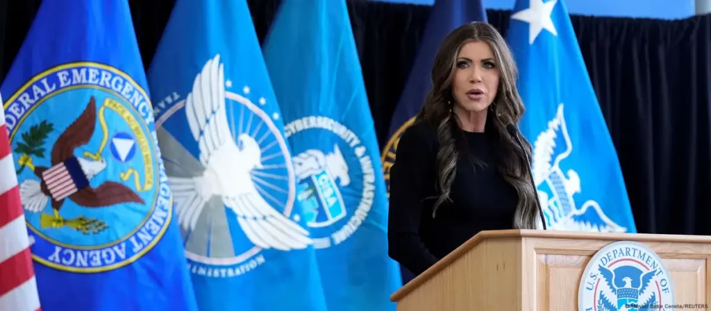 Kristi Noem, directora de seguridad EEUU