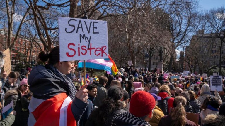 Mujeres contra Trump