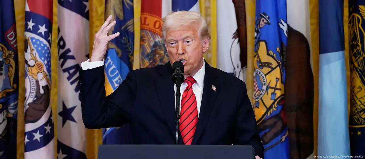 Trump anucia aranceles a quien compre a Venezuela