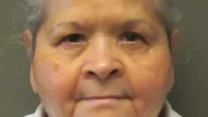 Yolanda Saldivar seguira presa